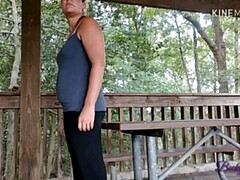 素人, フェラチオ, 捕まる, カップル, 中出し, 淫乱熟女, アウトドア, 公共
