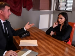 Anal, Sucer une bite, En levrette, Branlette thaïlandaise, Embrassement, Léchez, Maigrichonne, Adolescente