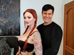 Arsch, Blasen, Hundestellung, Handjob, Küssen, Rotschopf, Strümpfe, Tätowierung