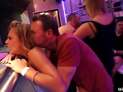Grosse titten, Vollbusig, Klassisch, Gruppe, Lingerie, Orgasmus, Party, Titten