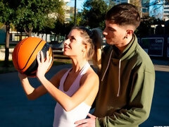 フェラチオ, バック, 指いじり, 手コキする, キス, 剃毛, ガリガリ, スポーツ