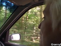 Hitchhiking granny riding his horny dick roadside