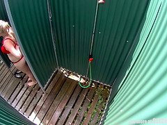 Grosse titten, Blondine, Im freien, Pool, Öffentlich, Realität, Solo, Spanner