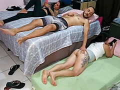 Grosser arsch, Braunhaarige, Frau frau mann, Selbstgemacht, Orgie, Portugiesisch, Swingers, Flotter dreier