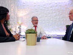 Leie, Vollbusig, Kehlenfick, Schwarz, Lecken, Büro, Muschi, Titten