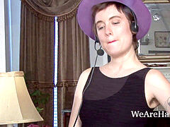 Волосатые, Мастурбация, Чулки, Тату, Под юбкой