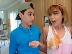 お尻, ブロンド, フェラチオ, 手コキする, キッチン, なめる, 淫乱熟女, 剃毛