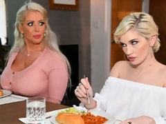 Поза 69, Большая жопа, Большие сиськи, Пальцем, Поцелуи, Мастурбация, Милф, Бритые