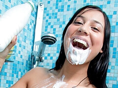 Enthousiasteling, Grote kont, Vingeren, Masturbatie, Douche, Mager, Alleen, Strippen