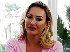 Gros seins, Blonde, En levrette, Fétiche, Hard, Branler, Nénés, Jouets