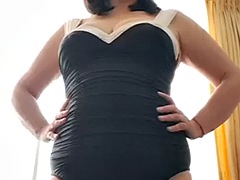 Enthousiasteling, Mooie dikke vrouwen, Grote lul, Grote mammen, Oudere vrouw, Rijpe lesbienne, Tieten likken, Vrouw