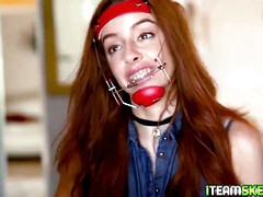 Mamada, Estilo perrito, Lamidas, Tetas naturales, Perforación, Pelirrojo, Gritar, Afeitado
