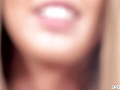 Grosser arsch, Bikini, Blasen, Würgen, Behaart, Lingerie, Natürlichen titten, Muschi