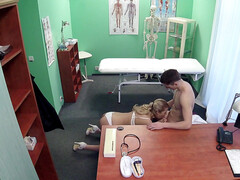 Enthousiasteling, Likken, Verpleegster, Kantoor, Kut duiken, Strippen, Plagen, Uniformpje