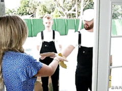 Gros seins, Sucer une bite, En levrette, Lunettes, Poilue, Mère que j'aimerais baiser, Nénés