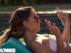 Mamada, Morena, Polla, Corridas faciales, Sexo duro, Estrella porno, Montar, Afeitado