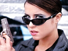 18 ans, Gros cul, Grosse bite, Sucer une bite, En levrette, De plein air, Maigrichonne, Adolescente