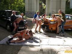 Grosser arsch, Grosser schwanz, Blondine, Vollbusig, Orgie, Im freien, Realität, Tittenfick