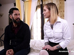 Asombroso, Rubia, Penetracion con dedos, Masturbación, Falda, Medias largas, Tatuaje, Adolescente