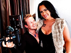 Enthousiasteling, Grote kont, Grote lul, Grote mammen, Pijpbeurt, Bruinharig, Hondjeshouding, Moeder die ik wil neuken