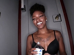 Брюнетки, Грудастые, Смазливые, Член, Черненькие, Межрасовый секс, Соски, Киски