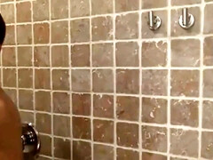 Anal, Gros cul, Gros seins, Sucer une bite, En levrette, Branlette thaïlandaise, Fait maison, Hôtel