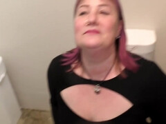 Amateur, Garce, Mature, Mère que j'aimerais baiser, Public, Chatte, Pute, Toilettes