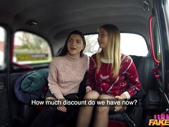 Lécher le cul, Piercing, Jupe, Chaussettes, Fessée, Plan cul à trois, Nénés, Jouets