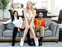 Gros cul, Grosse bite, Blonde, Sucer une bite, En levrette, Petite femme, Adolescente, Nénés