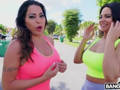 Gros cul, Gros seins, Brunette brune, Plantureuse, Femme couguar, En levrette, Hard, Rasée