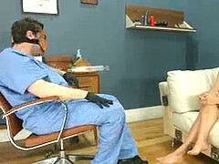 In den arsch, Aus dem arsch in den mund, Sadomasochismus, Viele männer bespritzen eine frau, Domination, Füsse, Würgen, Arsch lecken