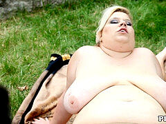 Belle grosse femme bgf, Bondage domination sadisme masochisme, Domination, Femme dominatrice, De plein air