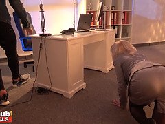 Verga grande, Rubia, Maduro, Madres para coger, Mamá, Tetas naturales, Gritar, Medias largas