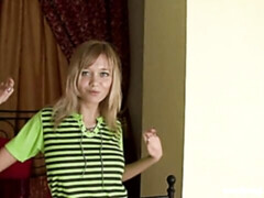 Cul, Sucer une bite, En levrette, Branlette thaïlandaise, Maigrichonne, Dénudage, Adolescente, Nénés