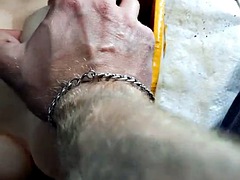 Voiture, Tir de sperme, Homosexuelle, Poilue, Hard, Pov, Maigrichonne, Solo
