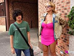 Amateur, Gros seins, Blonde, Femme couguar, Européenne, Mère que j'aimerais baiser, Pute, Nénés