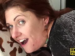 Anal, Tetas grandes, Británico, Madura, Polla, Madres para coger, Tatuaje