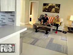 Morena, Madura, Penetracion con dedos, Lesbiana, Madres para coger, Mamá, Tetas naturales, Adolescente