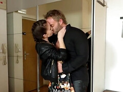 Cul, Lécher le cul, Brunette brune, Attrapée, Branler, Chatte, Adolescente, Nénés