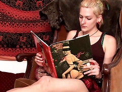 Blonde, En gros plan de très près, Tir de sperme, Femme dominatrice, Doigter, Chatte, Plan cul à trois, Serré