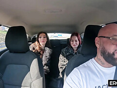 Gros seins, Sucer une bite, Voiture, Tir de sperme, Groupe, Branlette thaïlandaise, Hd, Jarretelles