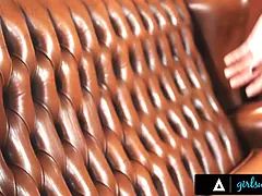 69, 顔面騎乗, Hd, レズビアン, なめる, オマンコ, ティーン, オッパイの