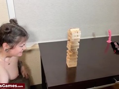 Brunette brune, Jeux, Hd, Lesbienne, Dénudage, Tatouage, Adolescente, Nénés