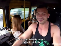 Schwarz, Blondine, Blasen, Bus, Tschechisch, Hardcore, Öffentlich, Titten