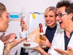 Большие сиськи, Доктор, Пальцем, Ласковые ручки, Милф, Бритые, Стриптизерша, Игрушки