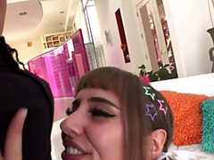 Anaal, Grote lul, Pijpbeurt, Bruinharig, Diep in de keel, Seksspeelgoed, Tieten likken