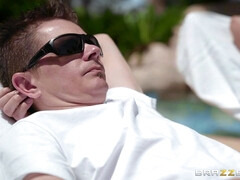 Culo, Culo grande, Tetas grandes, Gordita, Madres para coger, Al aire libre, Piscina, Tetas