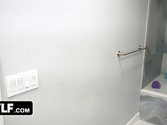 Blonde, Femme couguar, Gode, Doigter, Lesbienne, Masturbation, Mère que j'aimerais baiser, Nénés