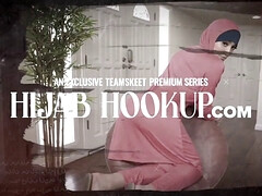 Grote lul, Naakte man aangeklede vrouw, Aangekleed, Sperma shot, Hondjeshouding, Handbeurt, Hardcore, Likken