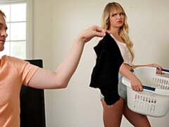 Seduced blonde girlfriend Lilly Bell gives a professional deepthroat